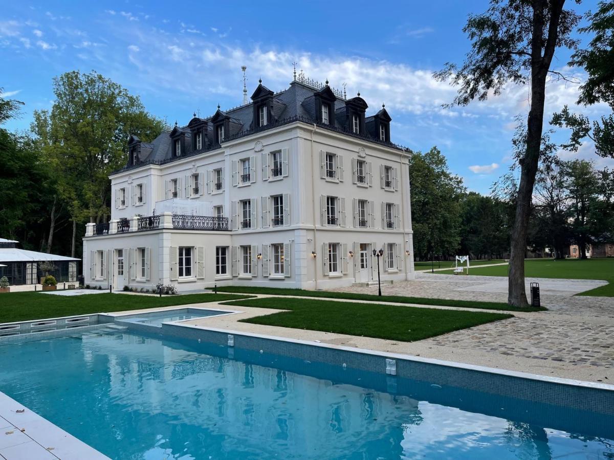 Chateau Des Hauts De Provins Hotel Champcenest Exterior foto